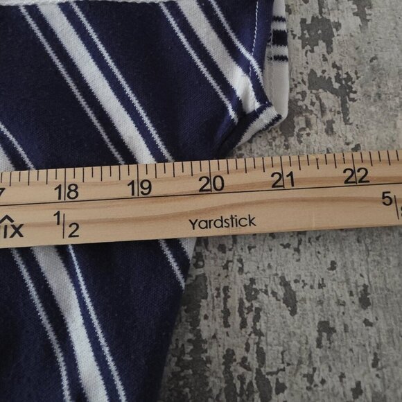 Catalina Woman's Navy Blue & White Striped Cap Sleeve Crop Top Large - Picture 5 of 7